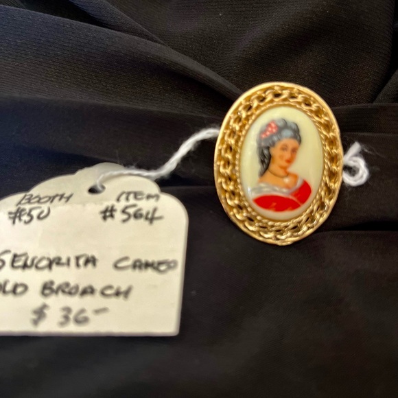 Vintage Senorita Brooch - Picture 4 of 4